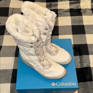 NIB New Minx Omni-Heat Columbia Women's Quilted White Winter Boots Size 9.5